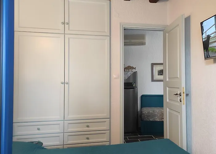 Chrysa\'S Cottage House
